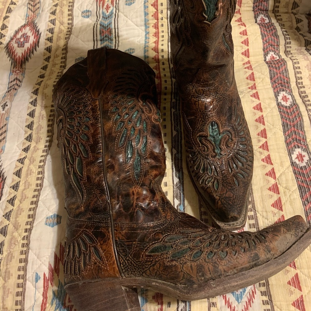 8 1/2 corral boots